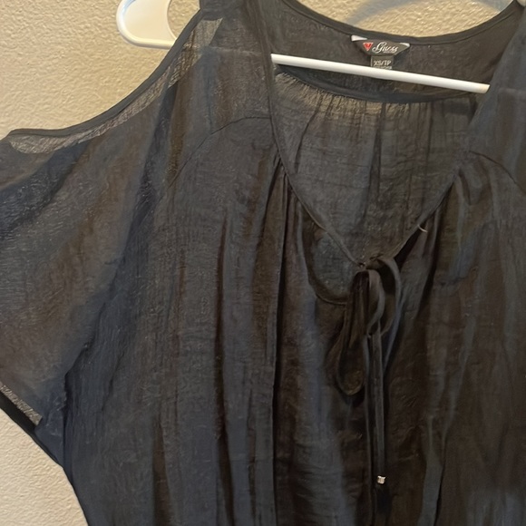 Guess XS cold shoulder top - Picture 2 of 4